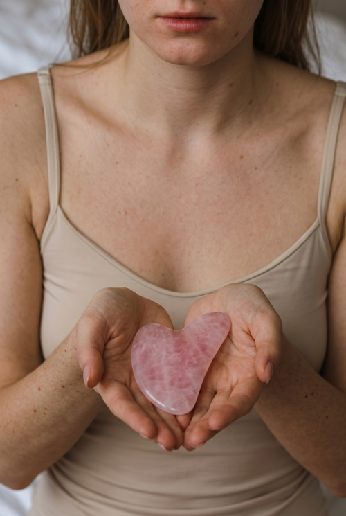 Rose Quartz Gua Sha – Anti-Cellulite Facial Massager